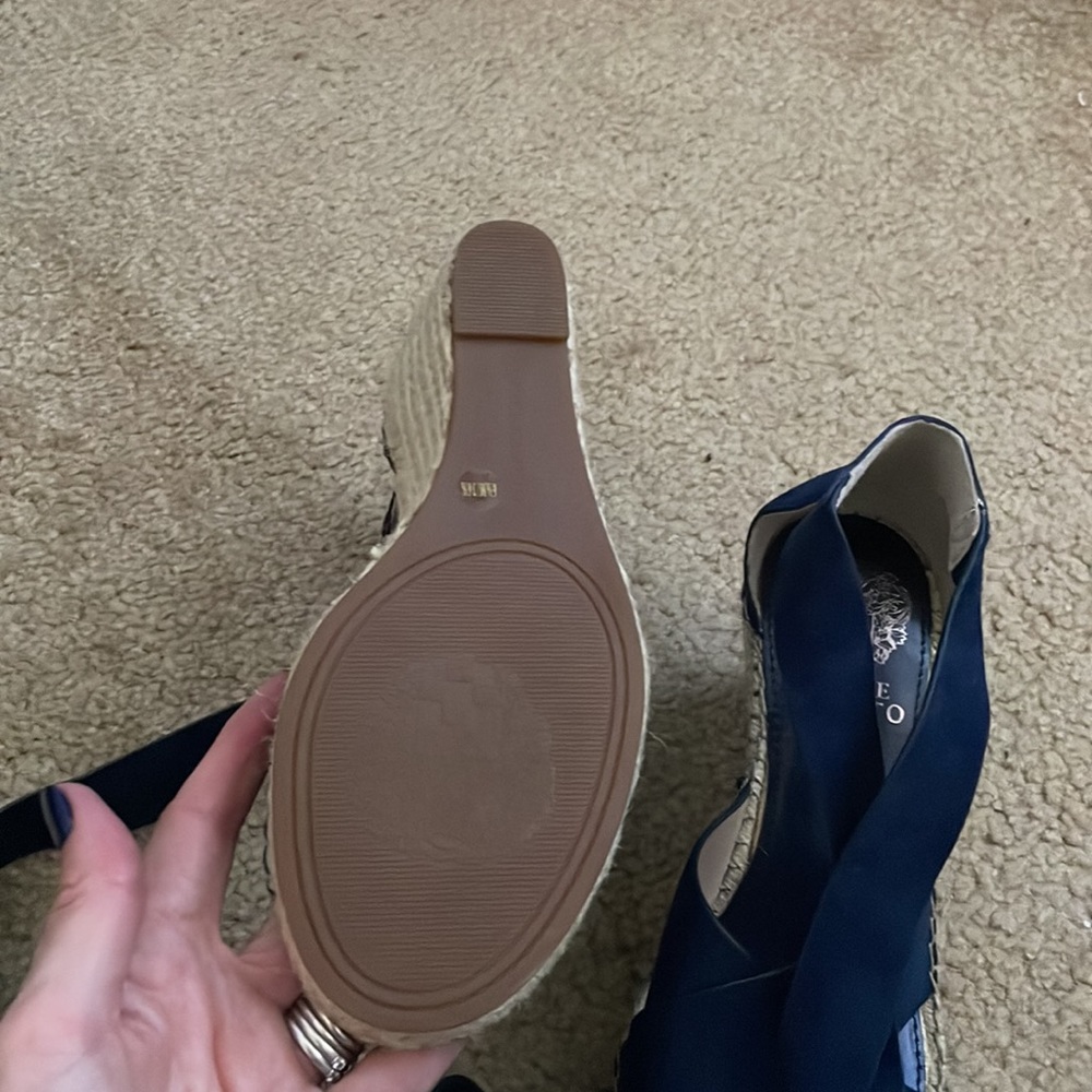 Vince Camuto suede navy wedge sandals - Picture 3 of 3